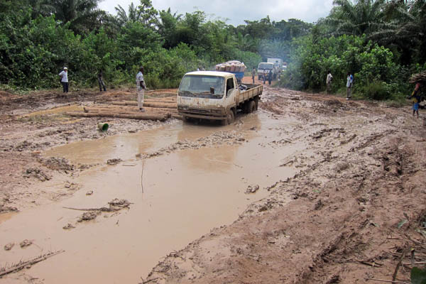 Rough spot of road en route to Para, Côte d'Ivoire